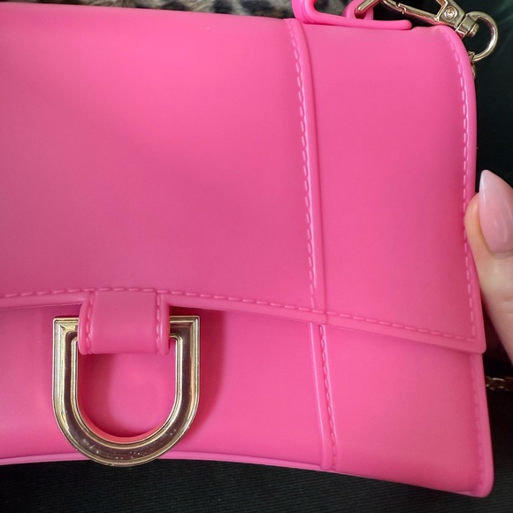 Pink Handbag with Gold Chain - Picture 3 of 5